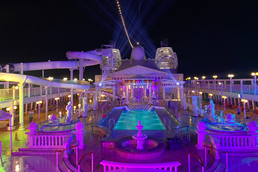 Resort World One - Parthenon Pool